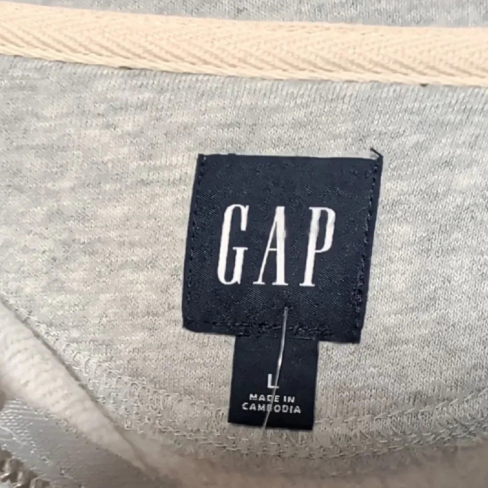 GAP Men's Light Gray Zip-Up Hoodie